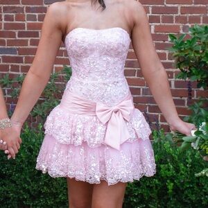 Sherri Hill size 0 Pink Strapless Lace Dress with Bow